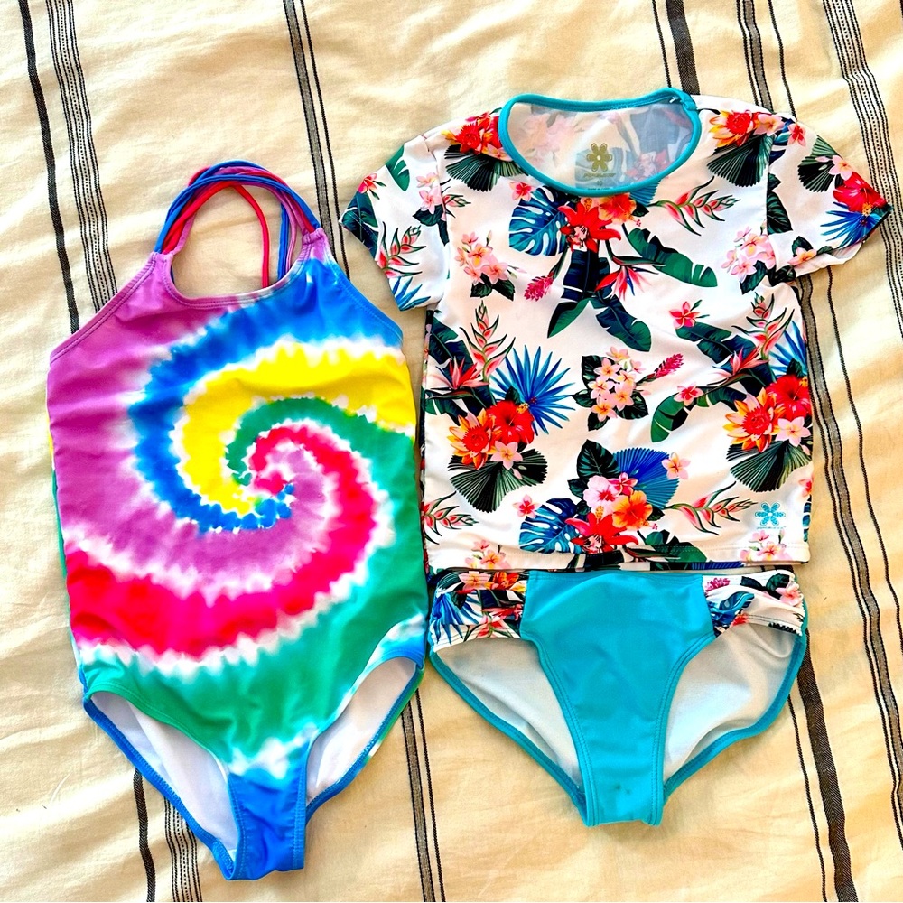 🎁 3/$15 TWO GIRL’S SIZE 10 BATHING SUITS